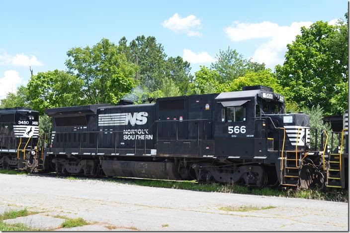 NS Dash 8-32B 566 was renumbered from 3566. Waynesboro.